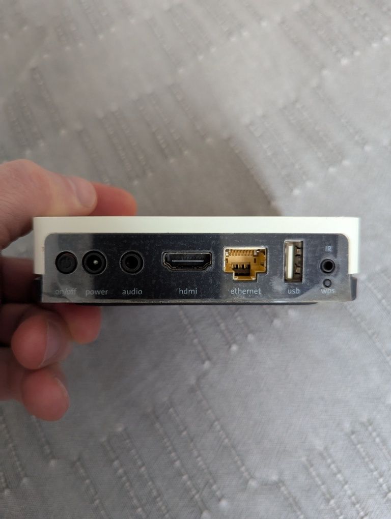 Телевизионная приставка Swisscom TV-Box UHD (IP1400)