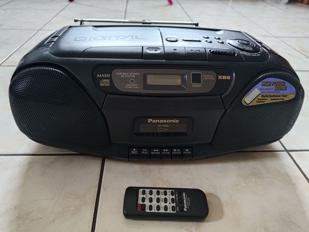 Radiomagnetofon z cd Panasonic RX-DS22 z pilotem