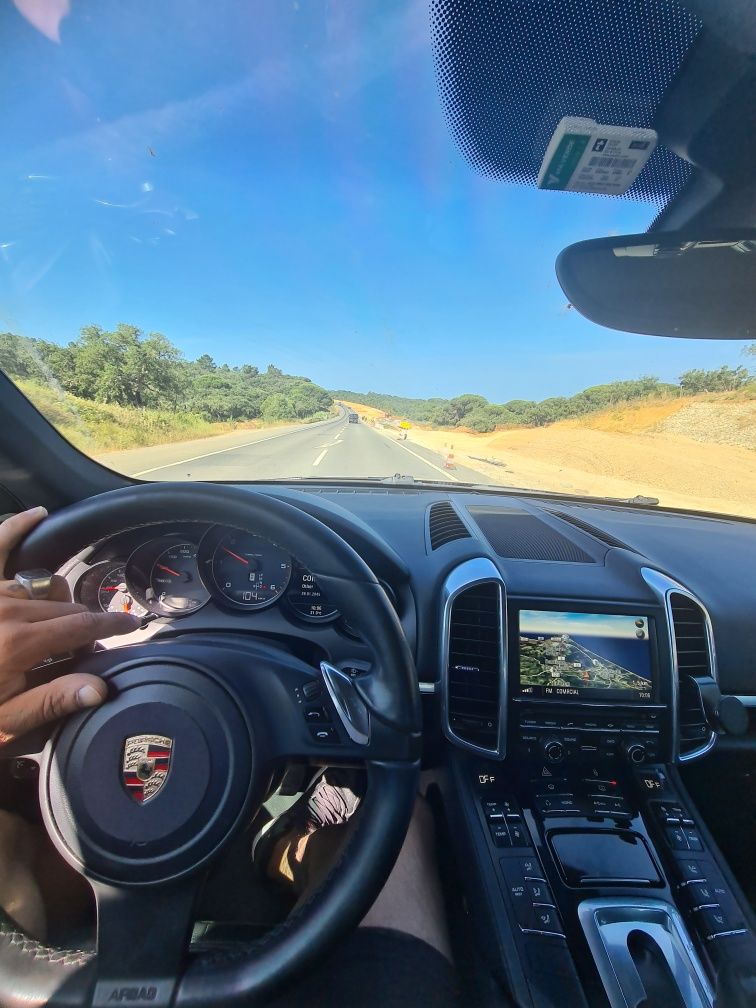 Porsche cayenne 3.0D ate final do mês