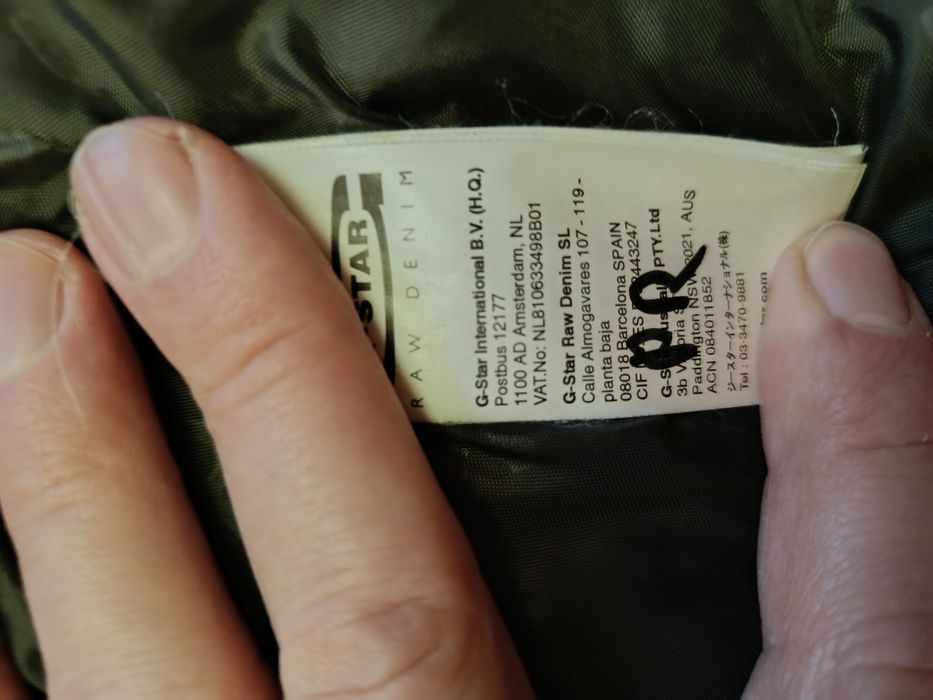 Продам пуховик куртка верхняя одежда зимняя ветровка