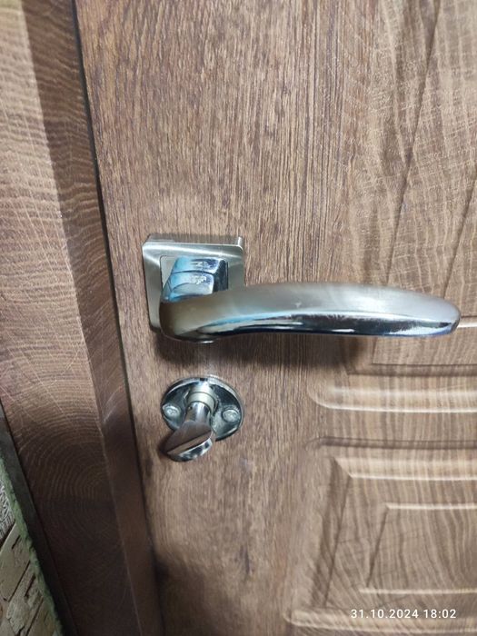 Продам вхідні двері 2.06*0.96