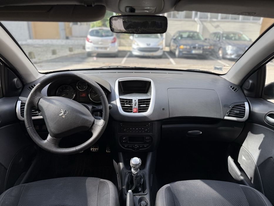 Peugeot 206+ 1.1i C/AC Nacional 2011.