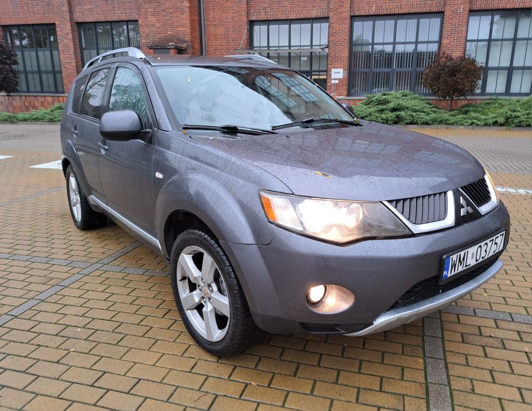 Mitsubishi Outlander 2.0 Diesel 7 Osobowy 4x4 Skóry Hak Sprawny Zareje