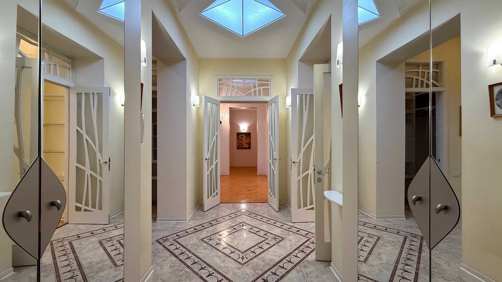 АРЕНДА • 3к кв с камином • Царский дом в Отраде • Французский бульвар