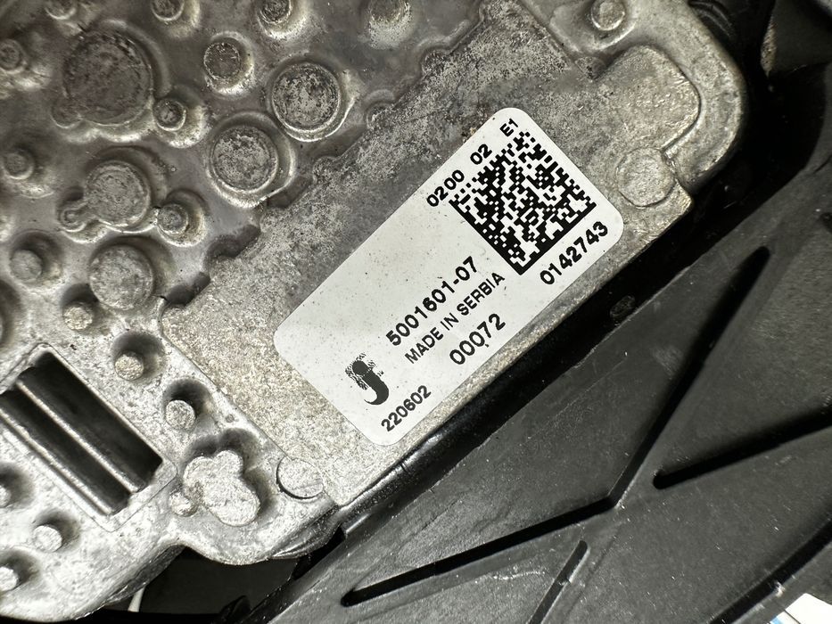 Range Rover Evoque Wentylator Obudowa Chłodnic K8D2-8C607-BF