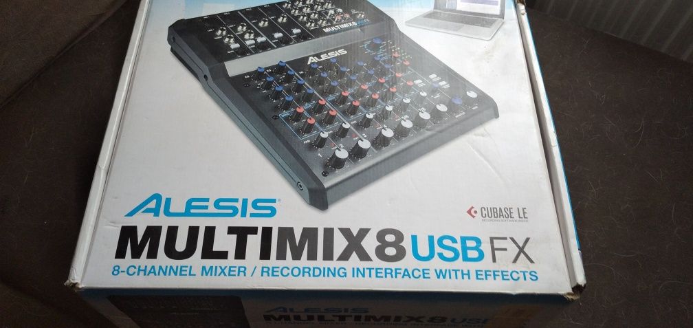 Mikser audio Alesis Multimix 8 USB FX