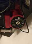 Pompa centralnego ogrzewania marki GRUNDFOS model UPS 25/60 180