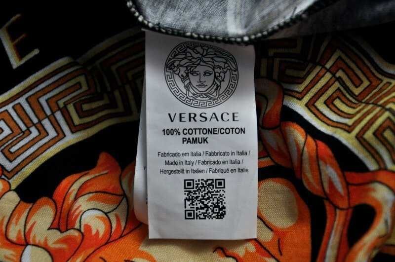 "VERSACE". Оригинал. Италия. Стильная брендовая футболка. на M / L.