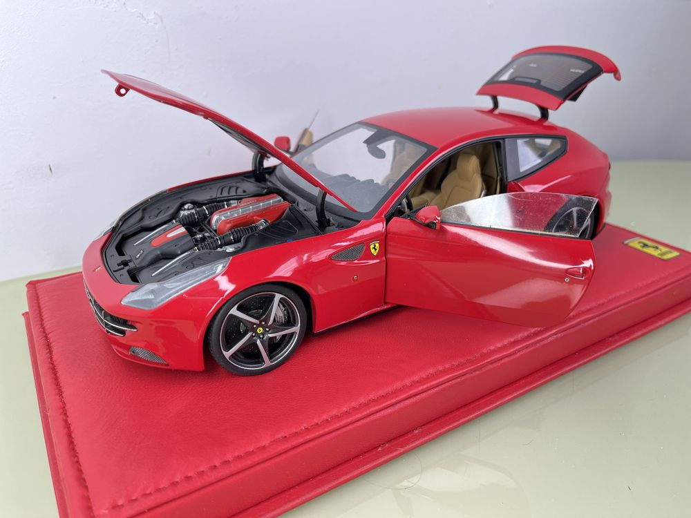 Ferrari Elite FF 1/18 Hot Wheels