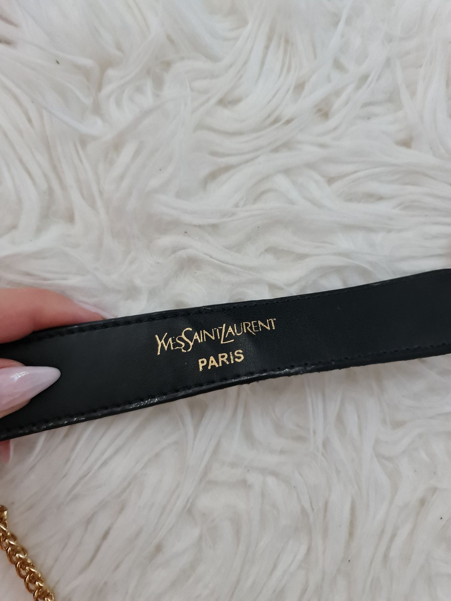 Yves Saint Laurent czarna torebka złoty łańcuch