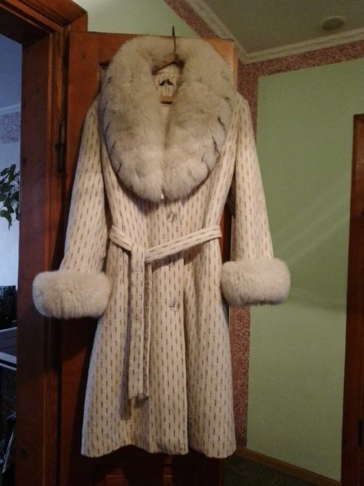 Продам плащ зимовий