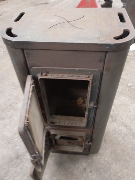 Vendo esta salamandra muita bonita bom estado