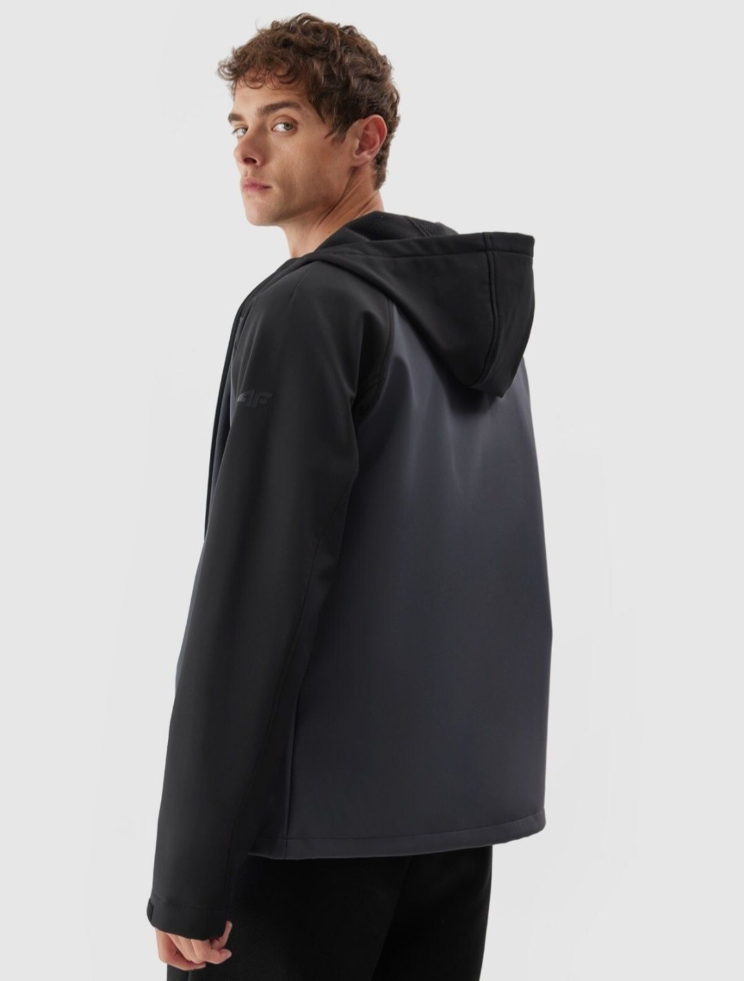 Kurtka męska softshell rozsuwana z kapturem 4F r. XL membrana 5000