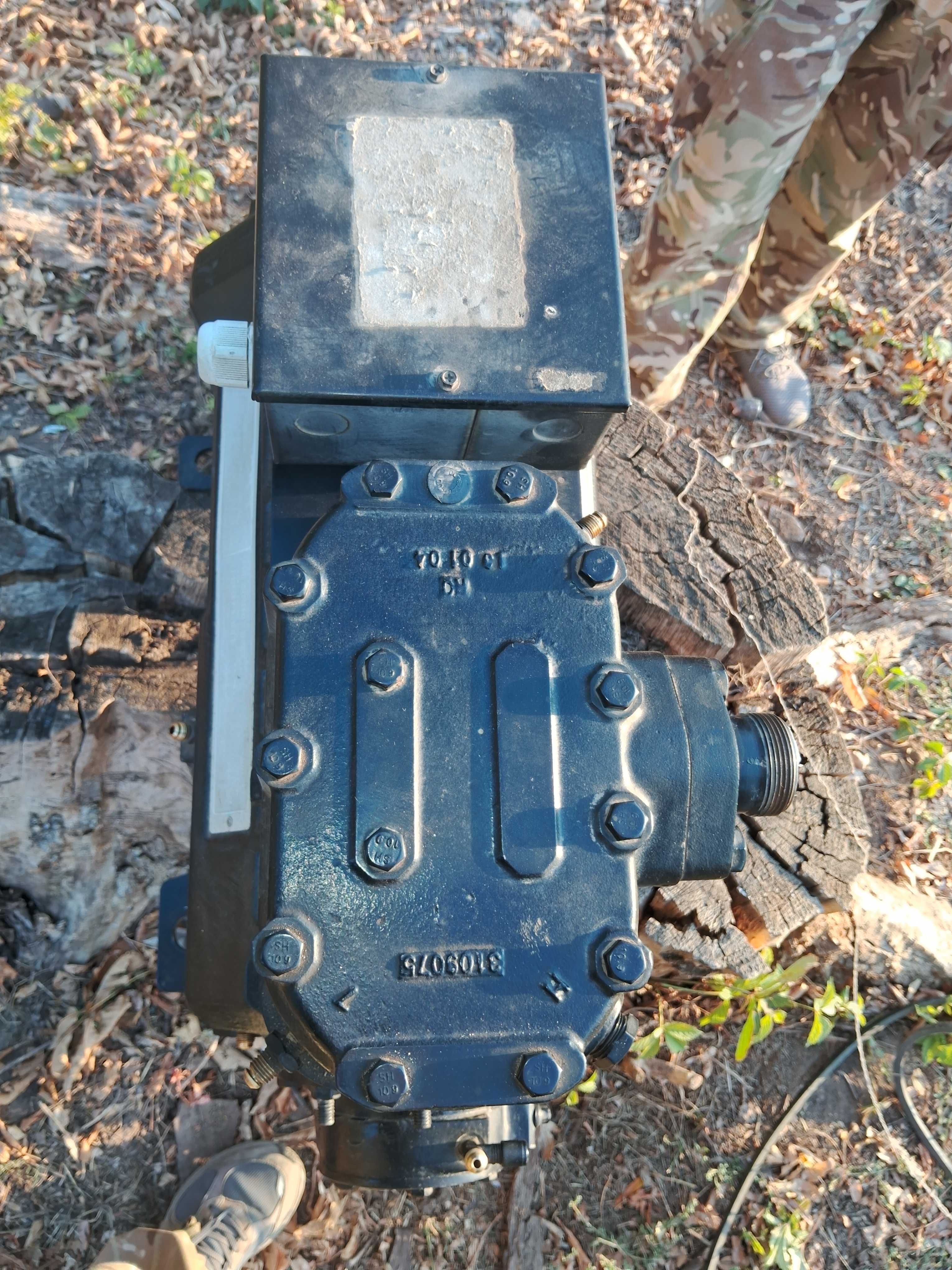 Компресор для чиллера R22 3SC1-1000 TFD 203