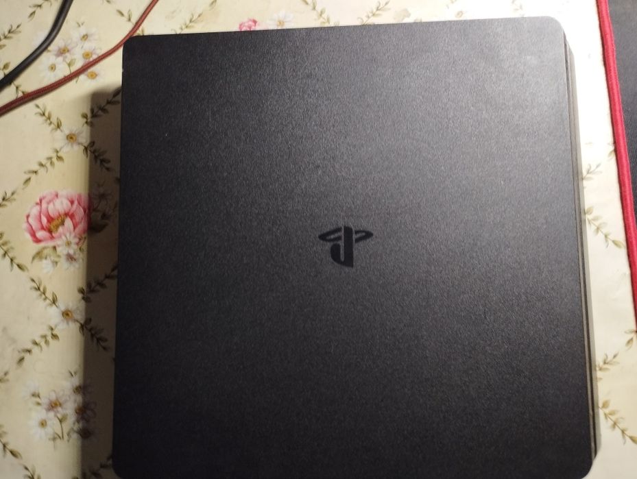 Playstation 4 slim