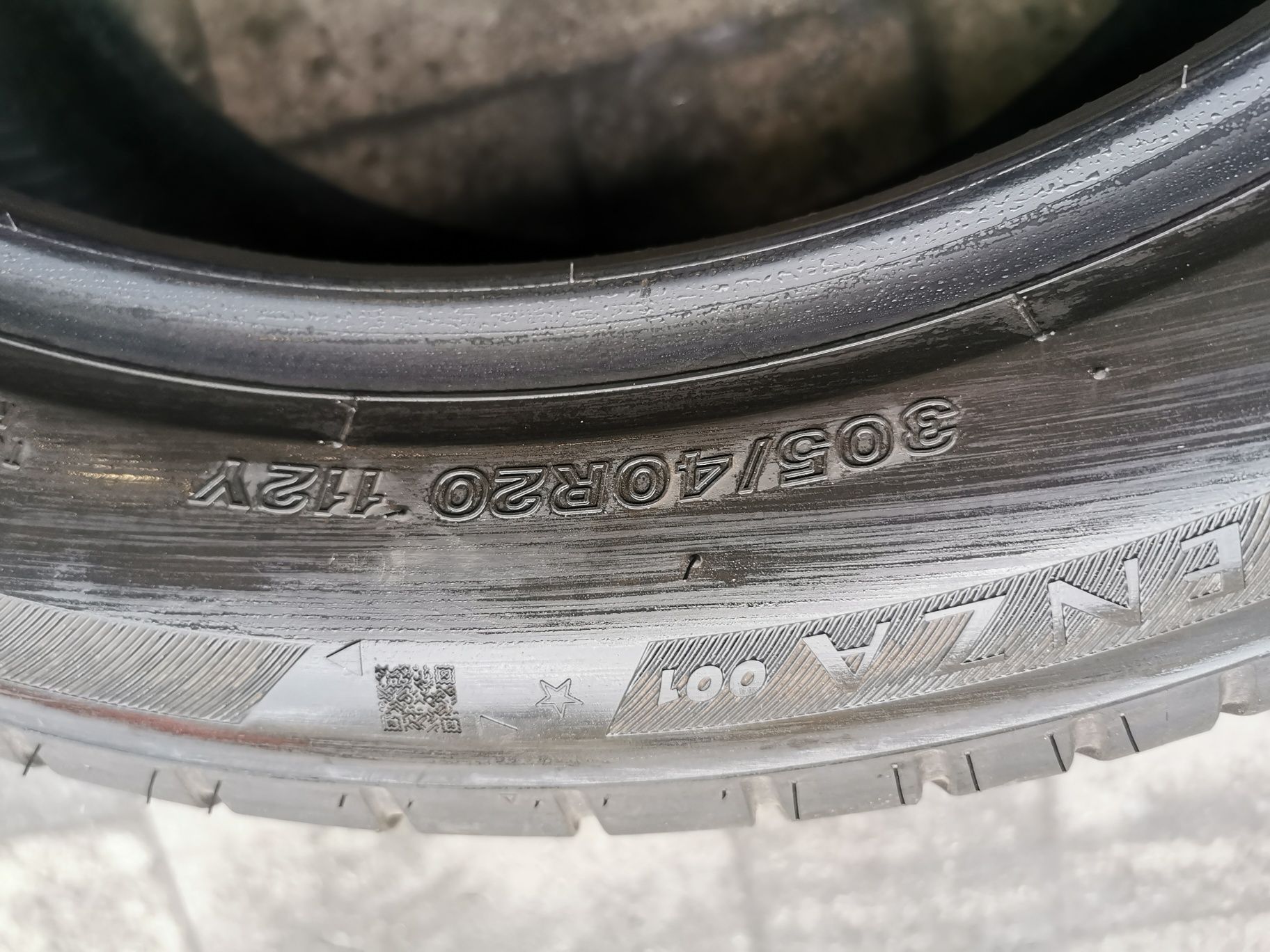 Летняя резина разноширокая 275/45 R20 305/40 R20 Bridgestone Runflat