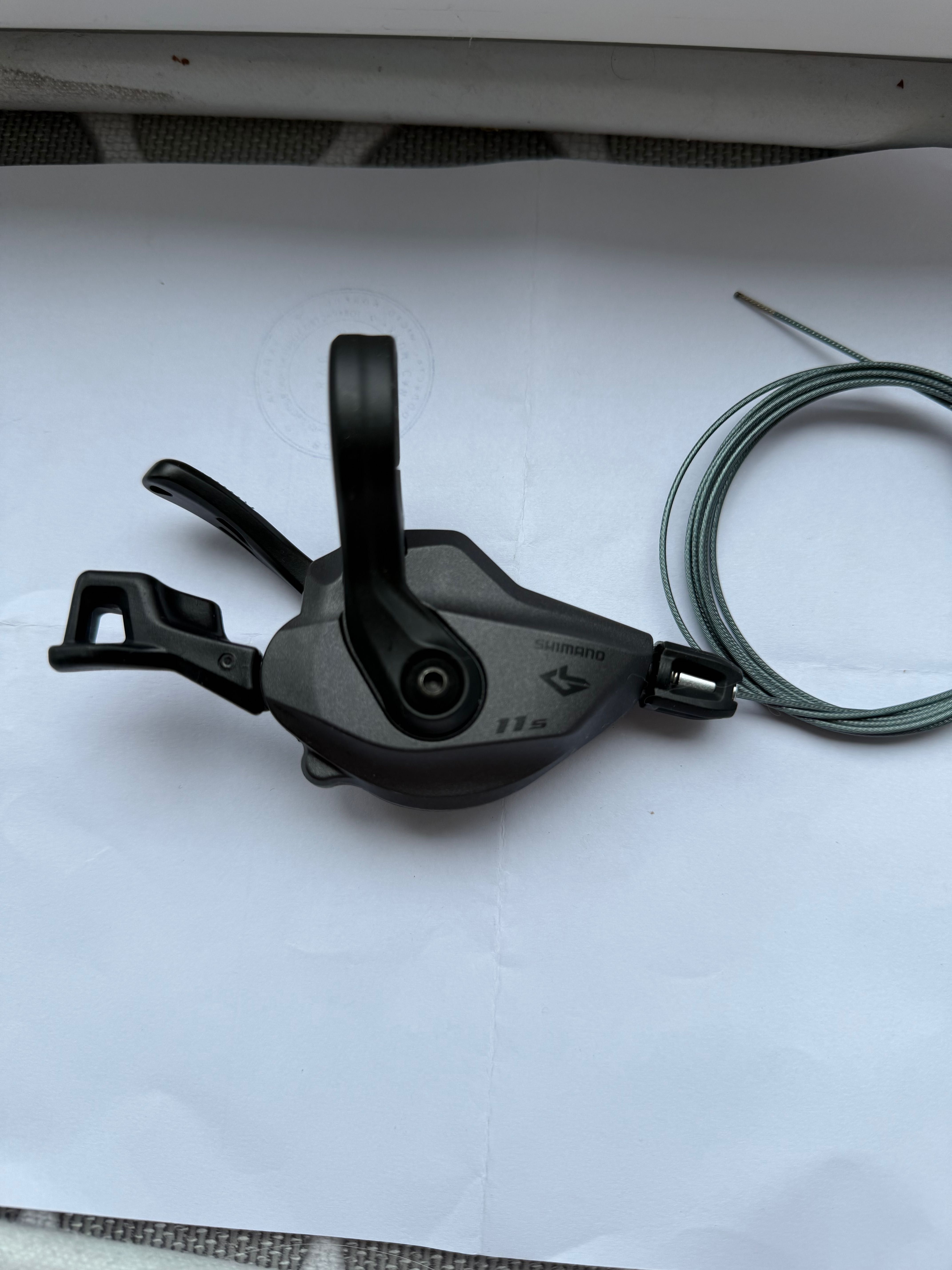 Манетка  права Shimano Deore XT SL-M8130-R 11 швидкостей