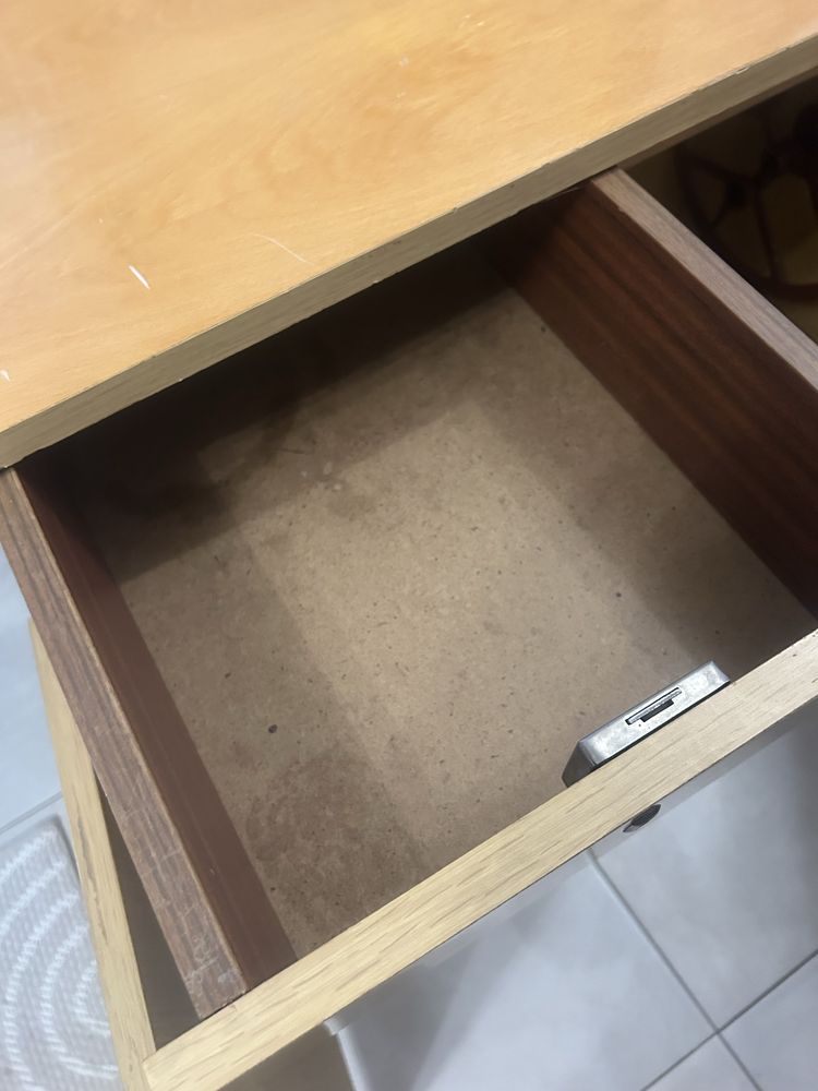 Szafka pod maszyne do szycia