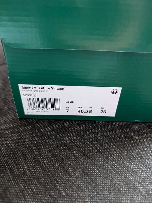 Puma sportowe kolor 40 damskie