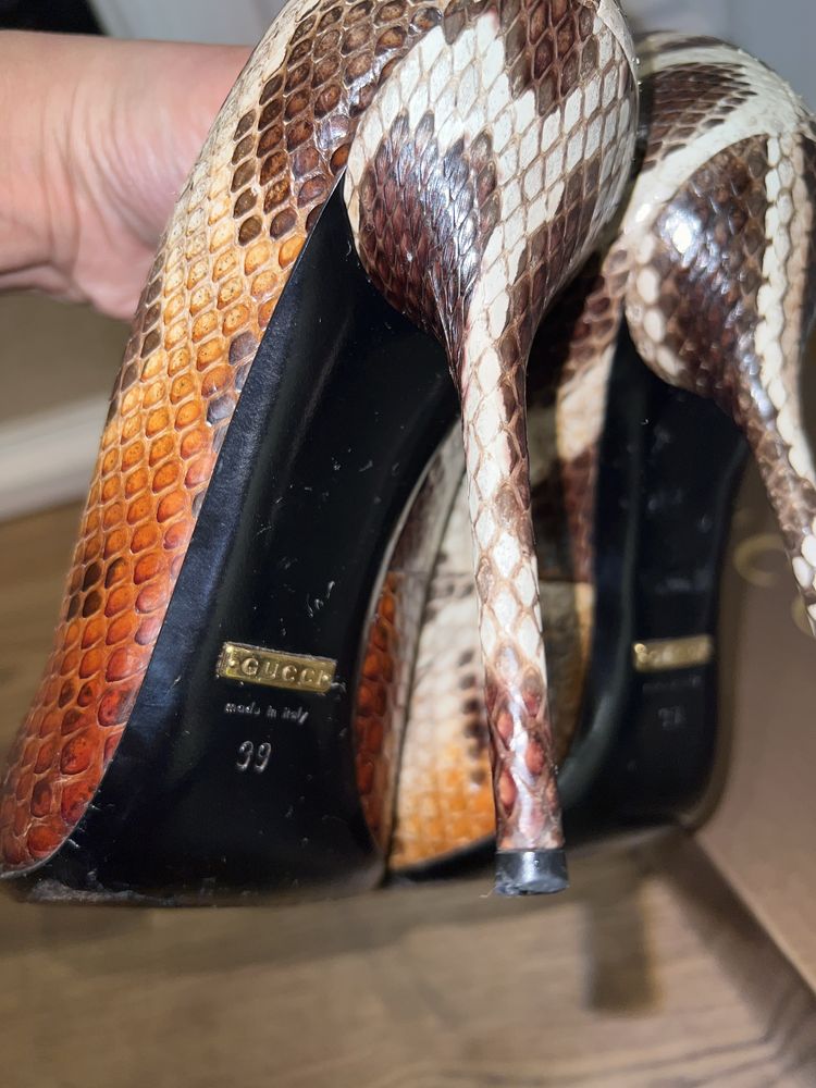 Жіночі туфлі Gucci зі шкіри пітона ( оригінал )