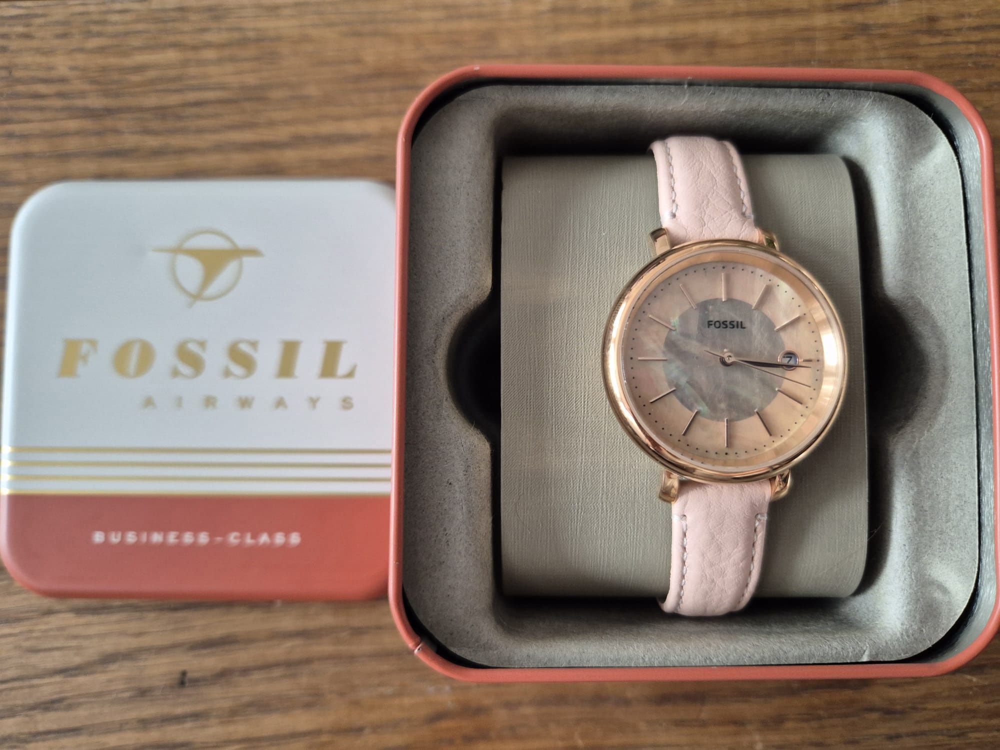 Damski zegarek firmy FOSSIL