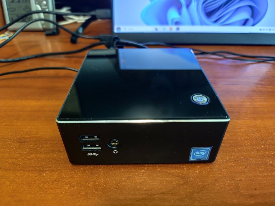 Портативный компьютер ( мини-ПК ) Gigabyte BRIX GB-BACE-3010