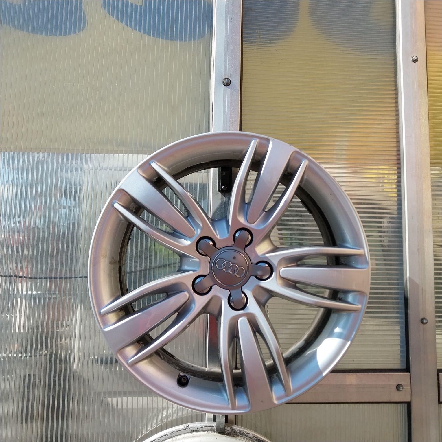Oryginalne Felgi Aluminiowe Audi R17 5x112 7J ET 43