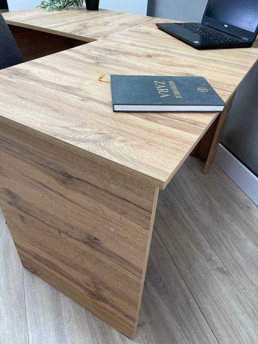 Корнер стіл письмовий, стіл кутовий.