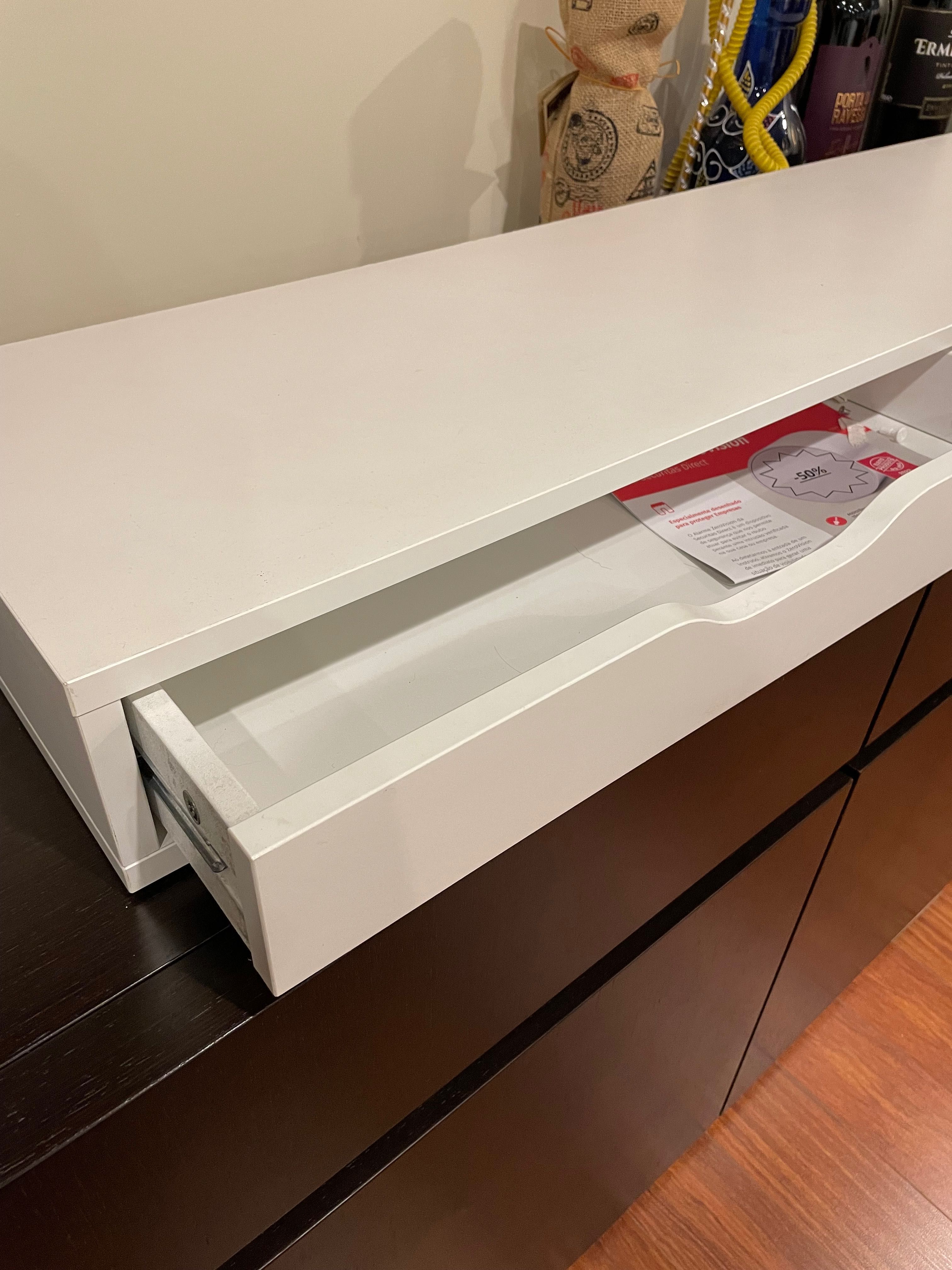 Móvel aparador IKEA branco