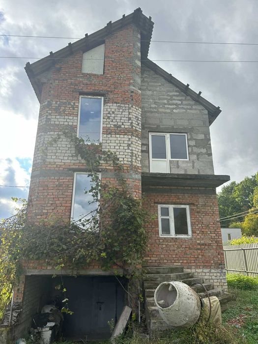 Просторий будинок! 100м2 - 6соток! Чорнові зроблені! Є Гараж!