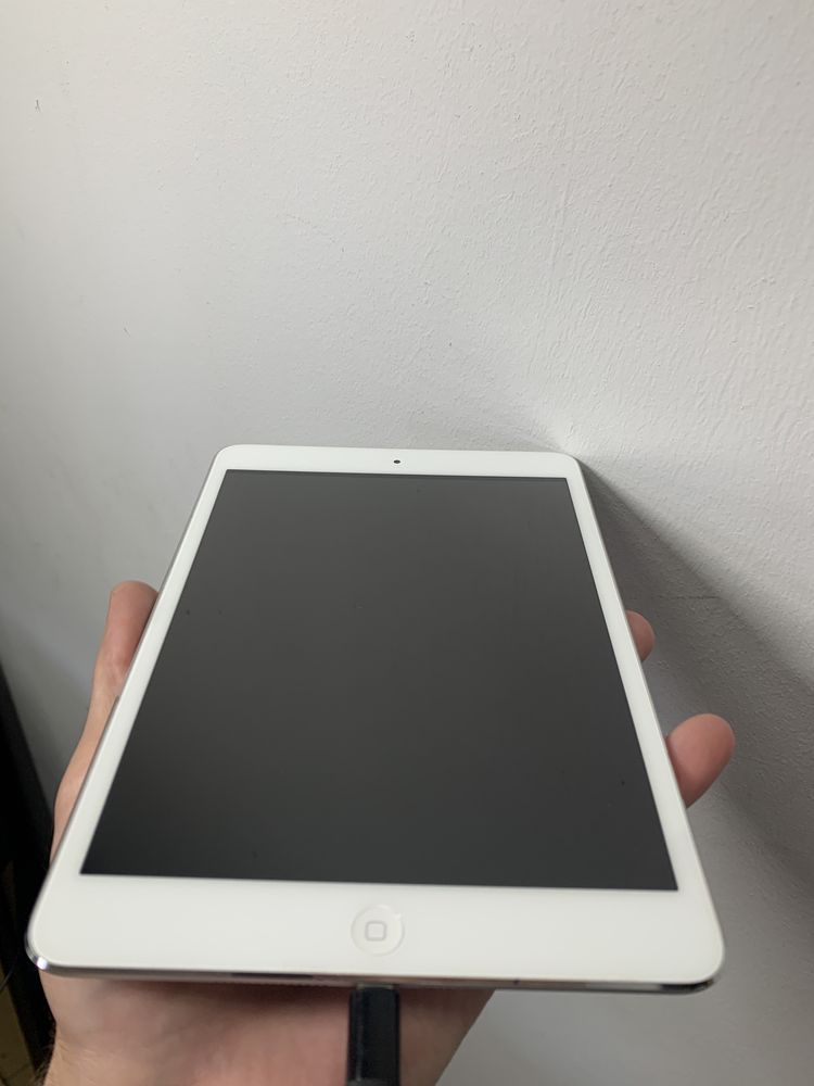 Планшет   iPad mini WiFi  16 GB