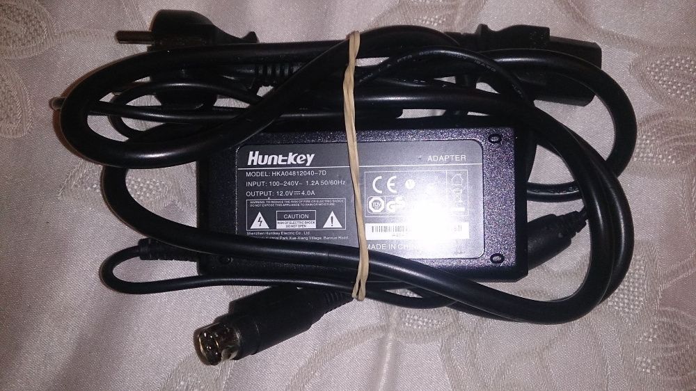 Vendo carregador de 100V/240V Para TV de 12V e 90w