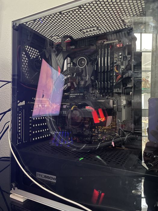 Setup gaming completo! Pc+2 monitores, rato, teclado, fones, comando..