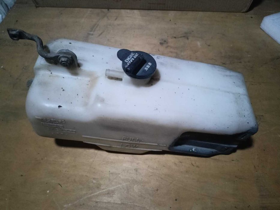 Бачёк расширительный Denso Бачок розширювальний Тойота  16470-17061