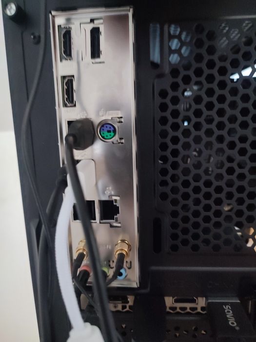 Intel i5 12400f rtx 4060 32gb ram Wi-Fi