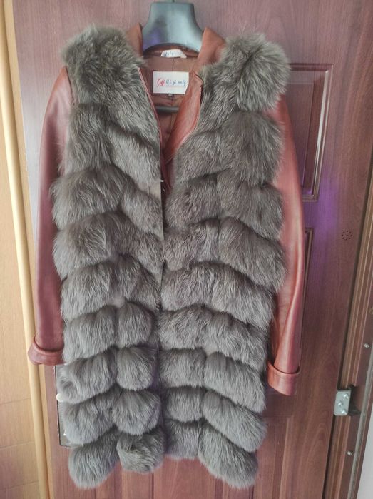 Продаю меховую жилетку с кожаным пиджаком ,б/у.