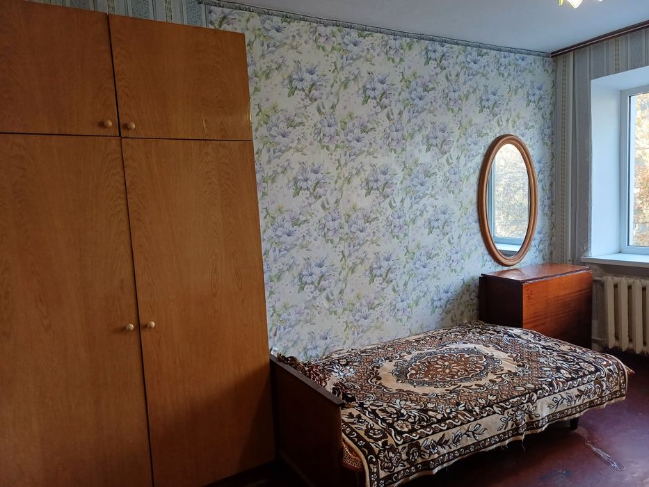 Здаю кімнату в гуртожитку