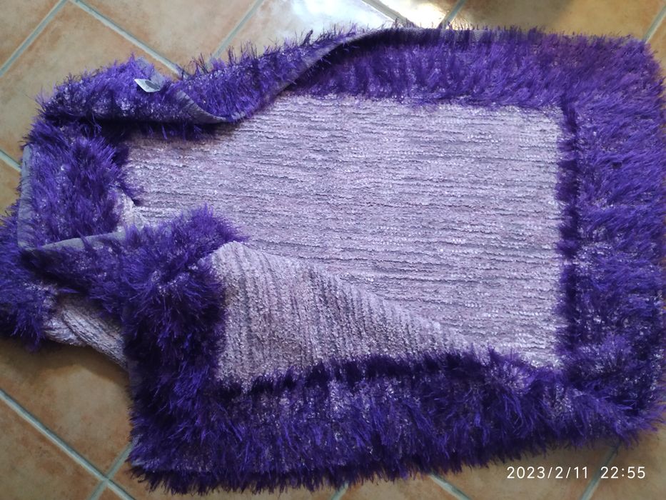 Carpete lilás e roxo