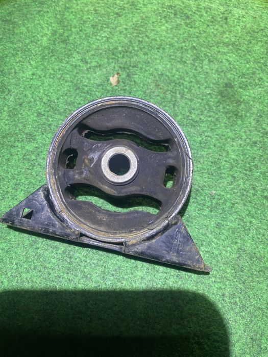 Подушка (опора) двигателя левая (1.5) Чери Элара