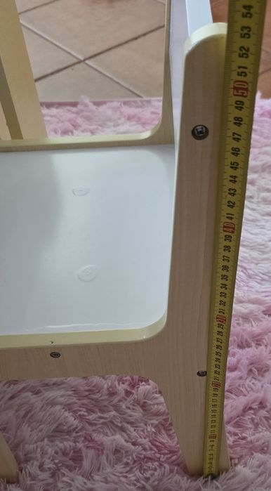 Mesa infantil com arrumação + 2 cadeiras