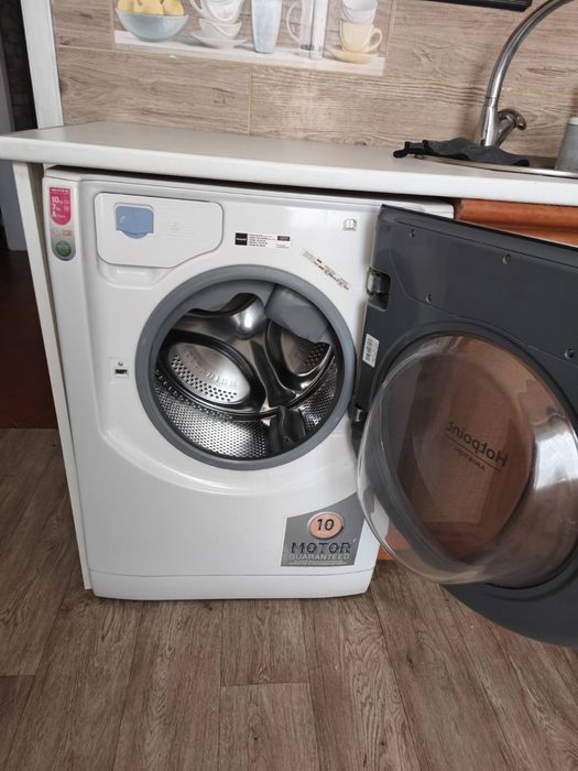 Стиральная машина Ariston