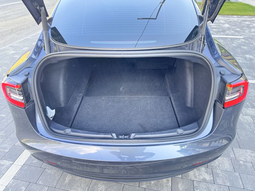 Tesla model 3 2021