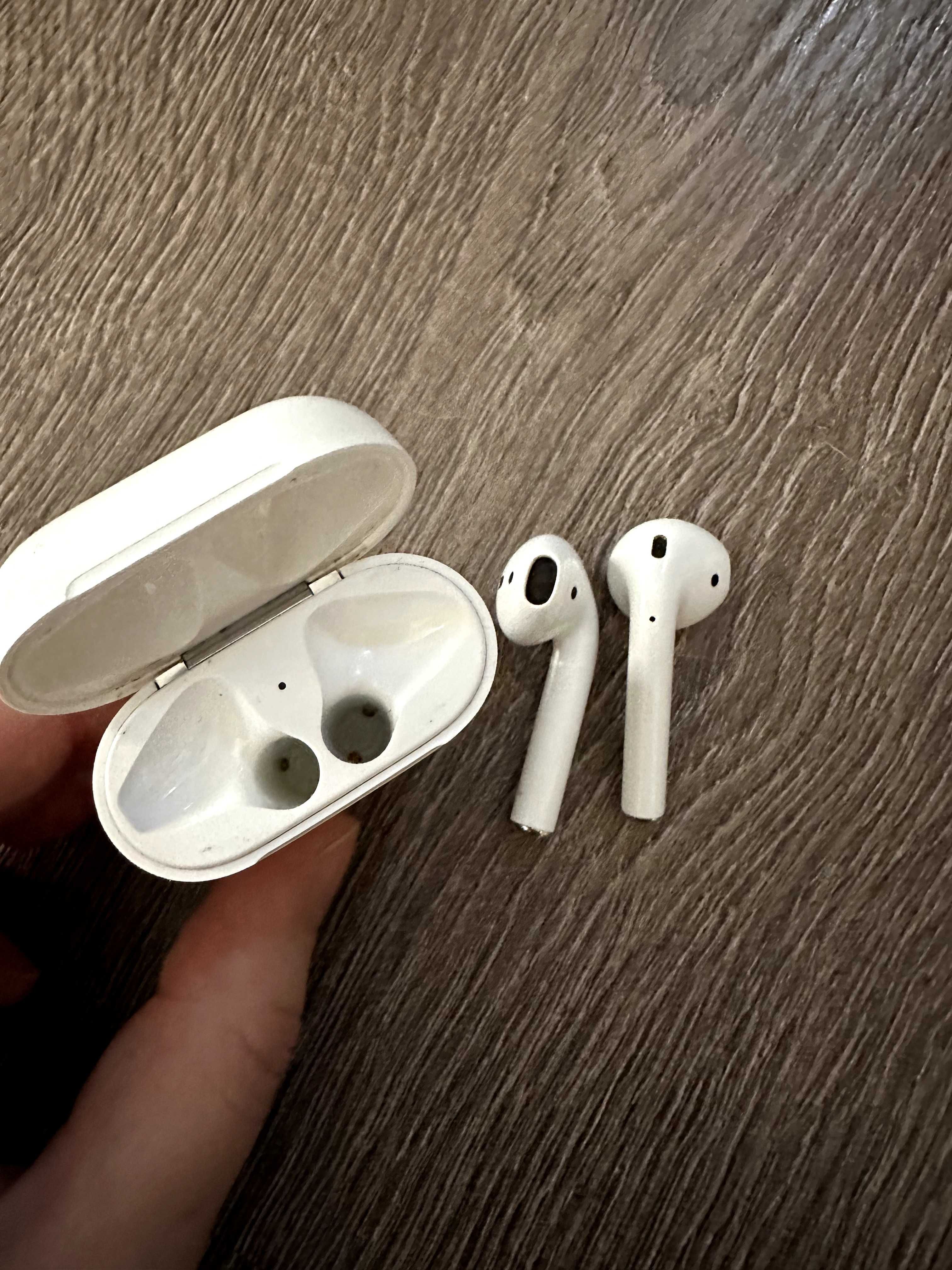 Apple AirPods 1 generacji – sprawne, stan dobry