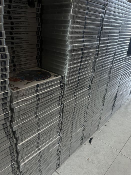 Lote de 3000 jogos de PC novos e embalados da Disney