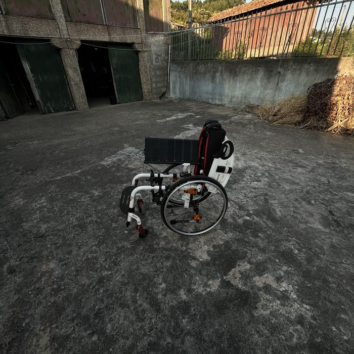 Cadeira de rodas manual