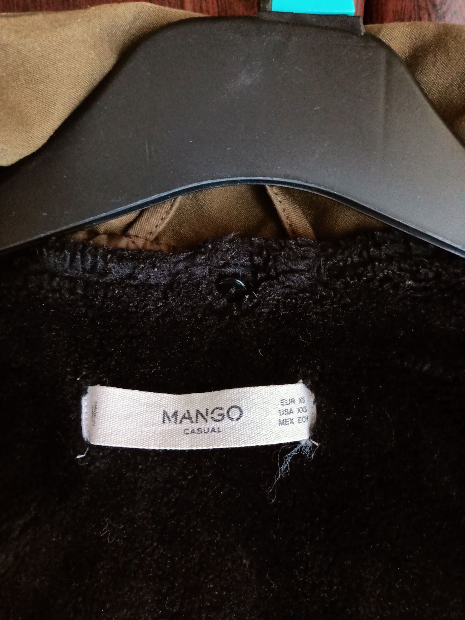 Продам парку куртку Mango xs s 42р.