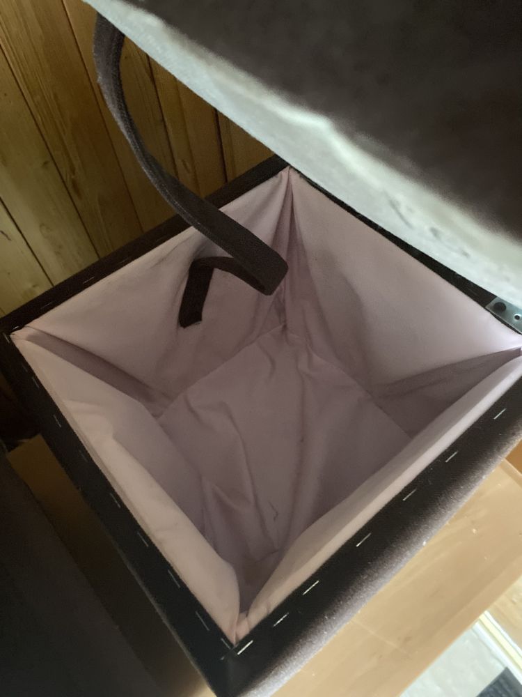 Komplet: Dwa taborety i dwie pufy