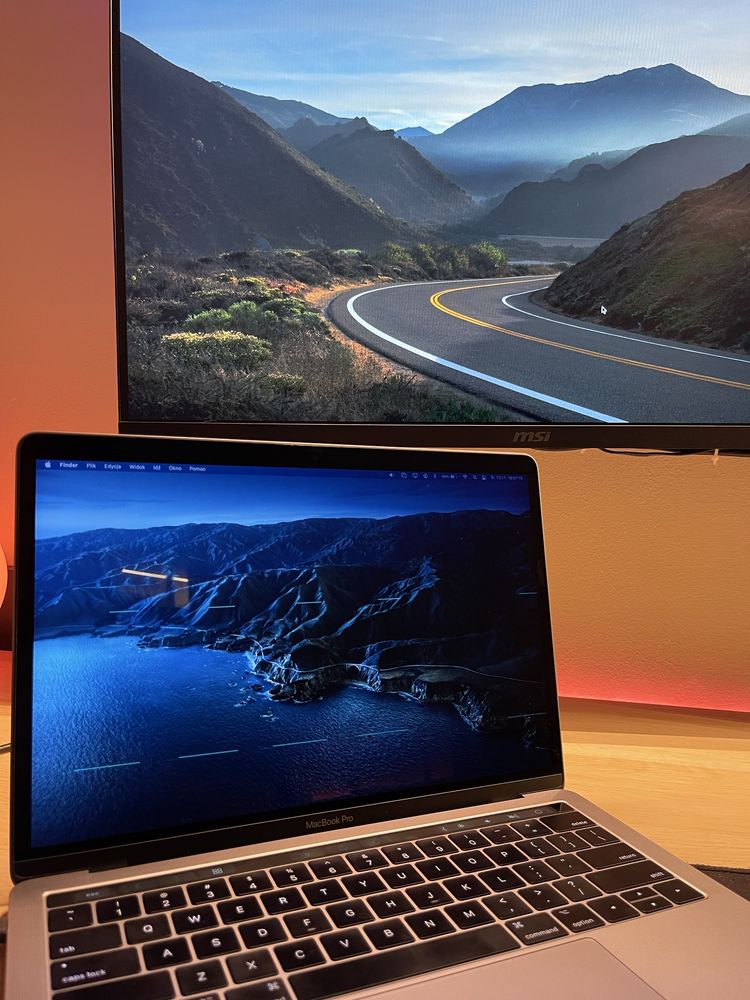 Macbook Pro 13 cali 2017 A1706 3.1 GHz. 8 RAM 512GB SSD Touchbar