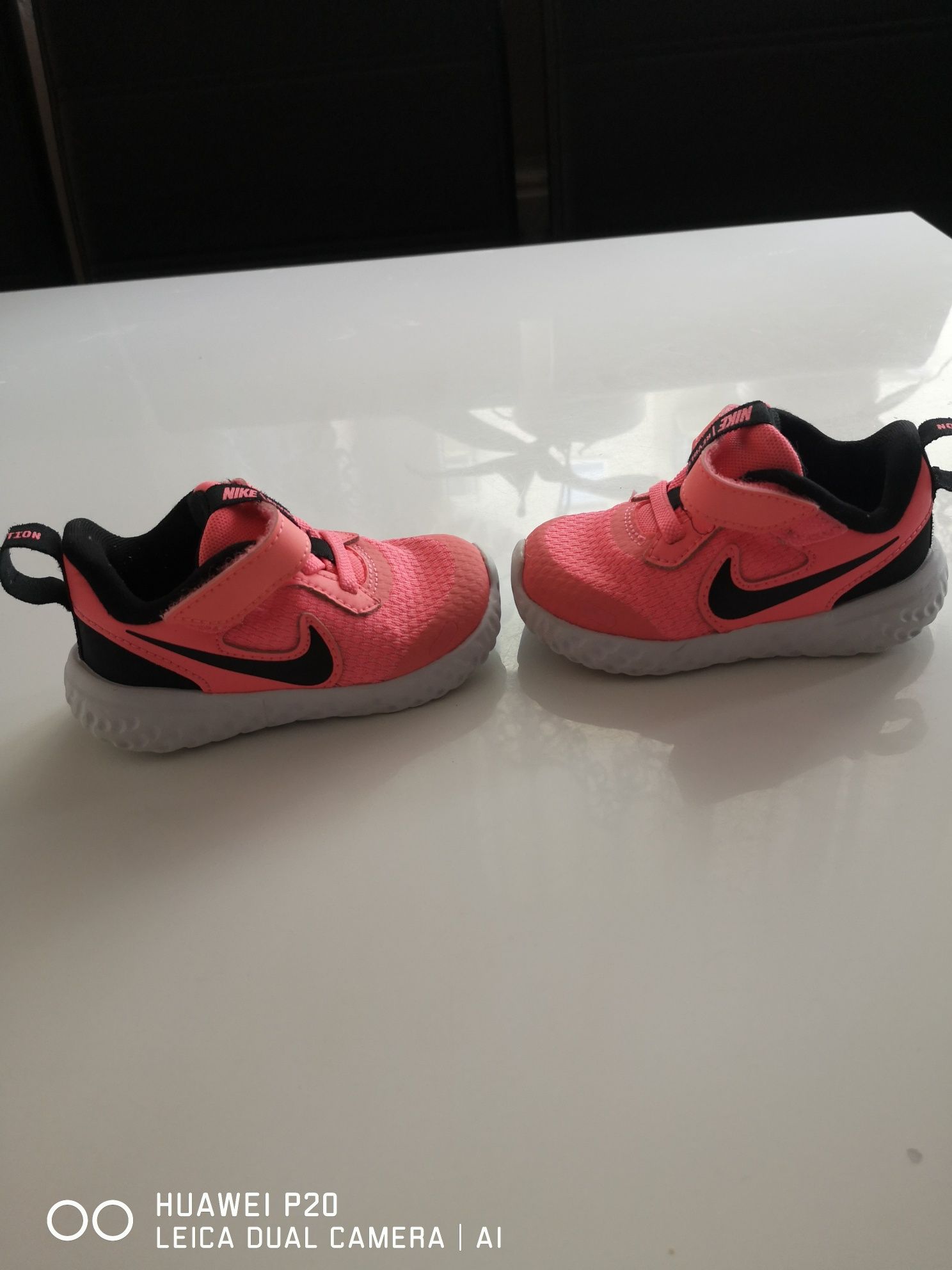 Buty Nike Revolution roz 21 dziewczynki jak nowe