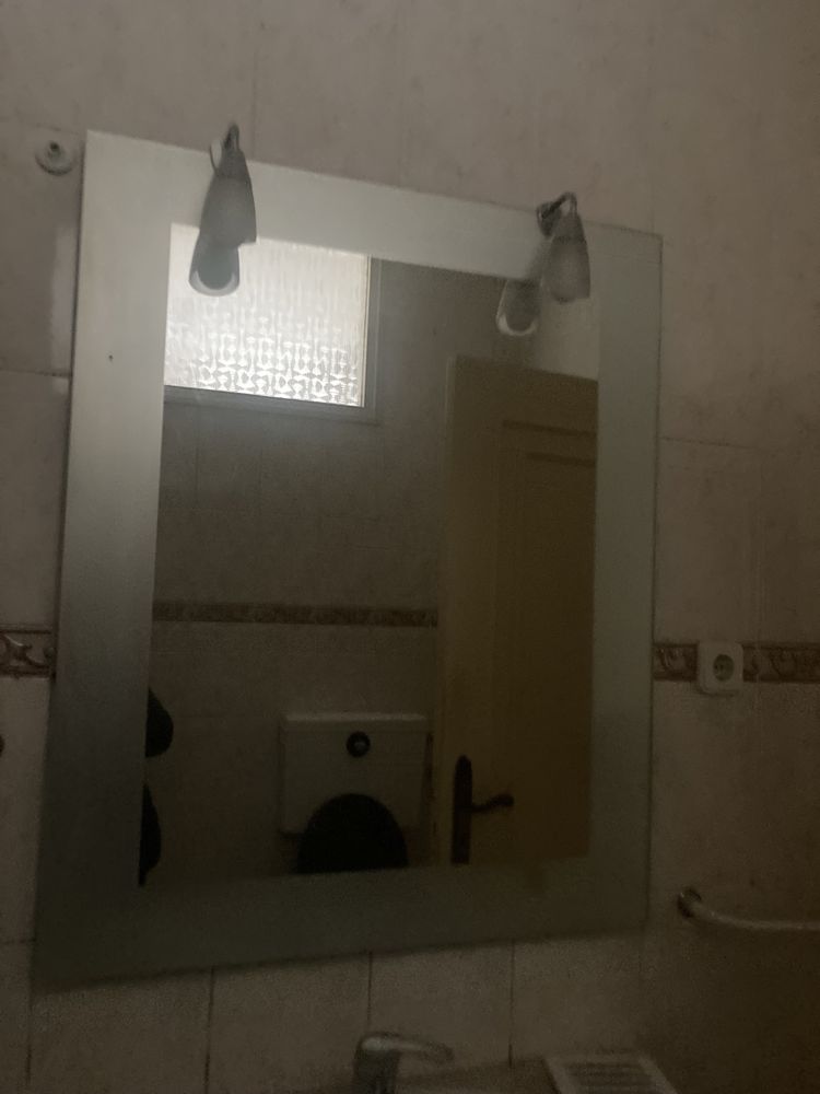 Móvel lavatório com misturadora e espelho
